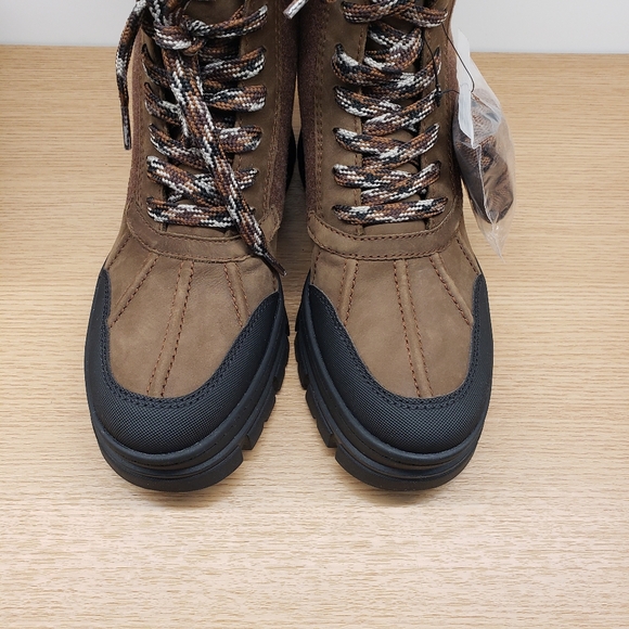 UGG Ashton Addie Tipped Waterproof Boot Dark Earth - Picture 4 of 10